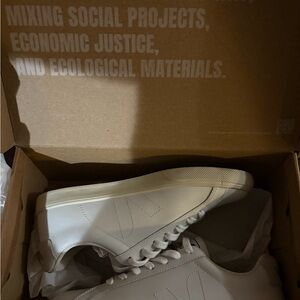 Veja Women Esplar Sneakers Extra White